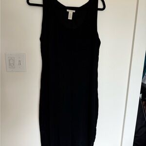 Black Sleeveless Dress